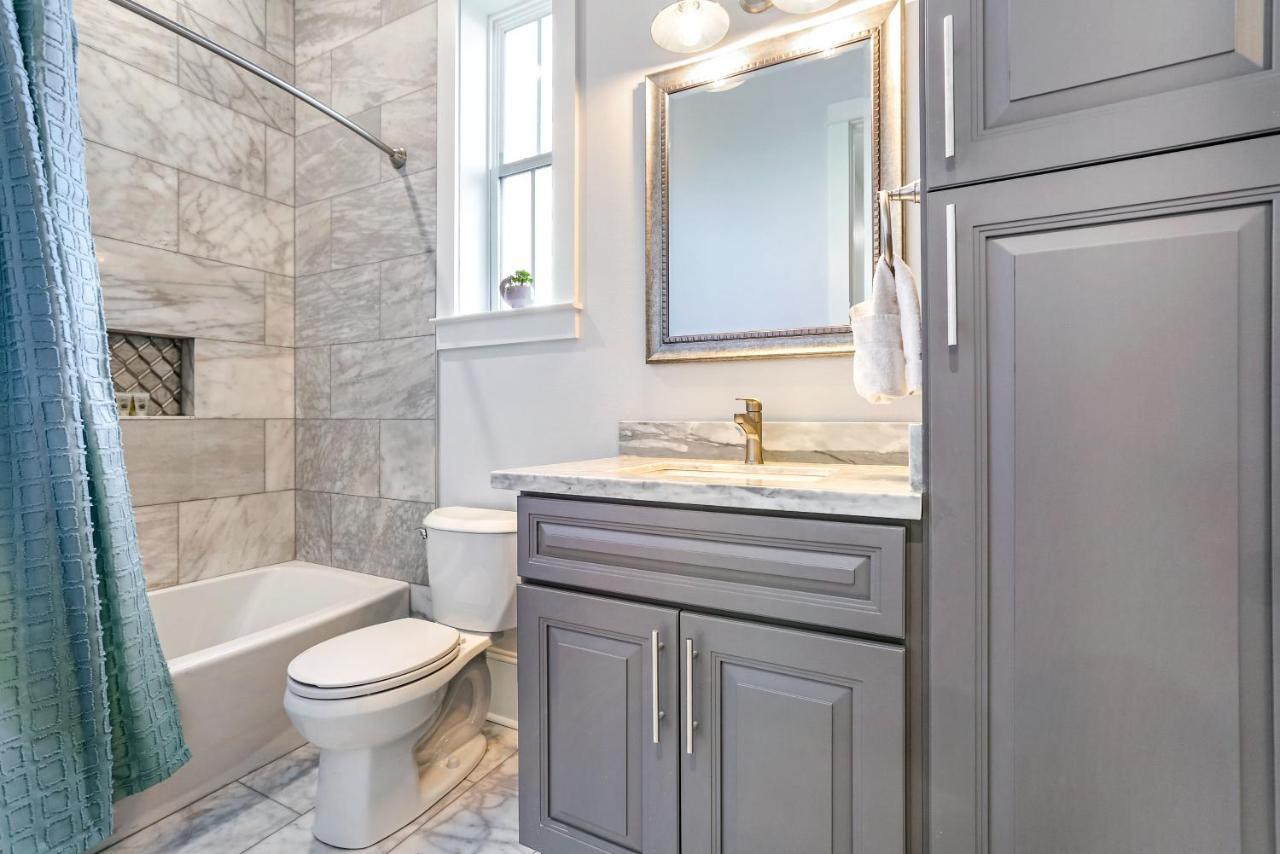 Hosteeva Chic Urban Retreat W Pool Steps To St Charles Ave And Near Bourbon St Apartment New Orleans Luaran gambar
