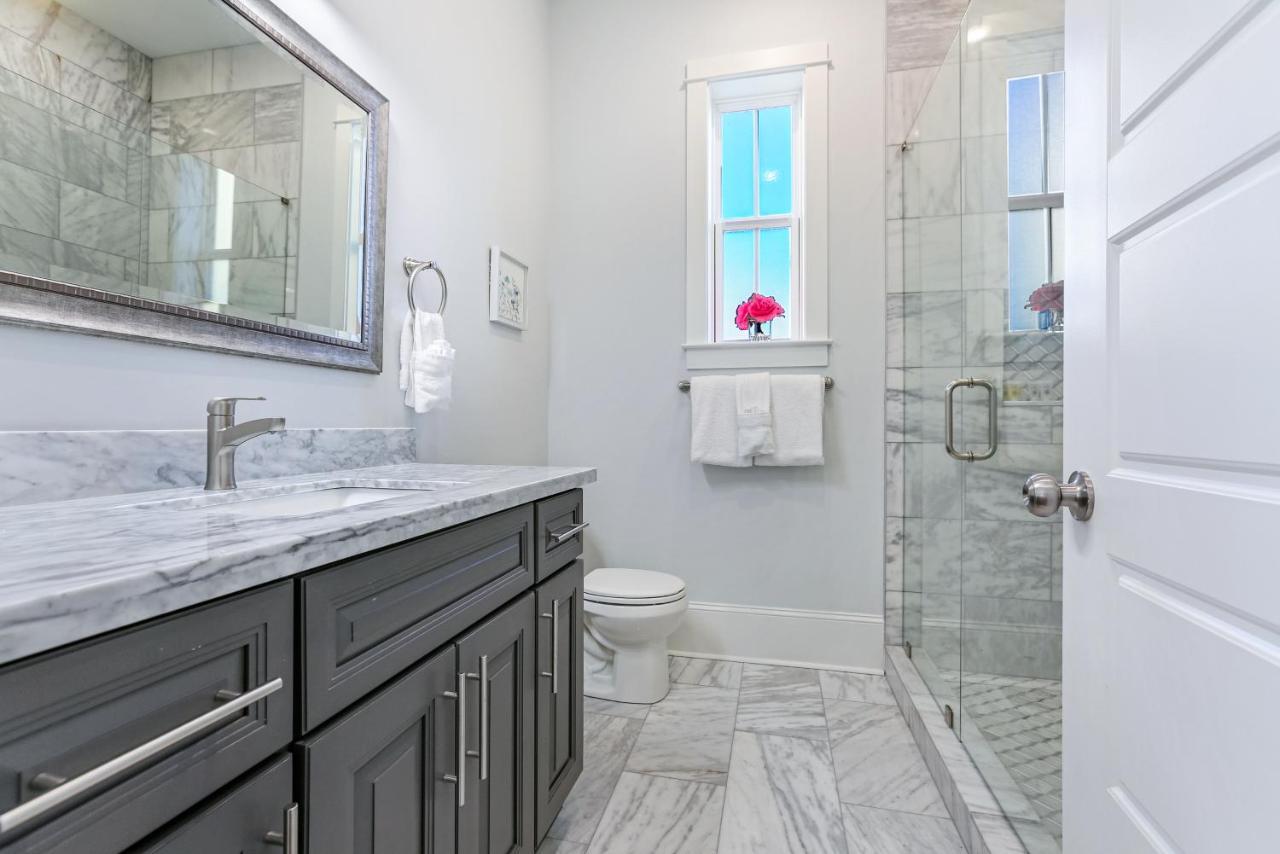 Hosteeva Chic Urban Retreat W Pool Steps To St Charles Ave And Near Bourbon St Apartment New Orleans Luaran gambar
