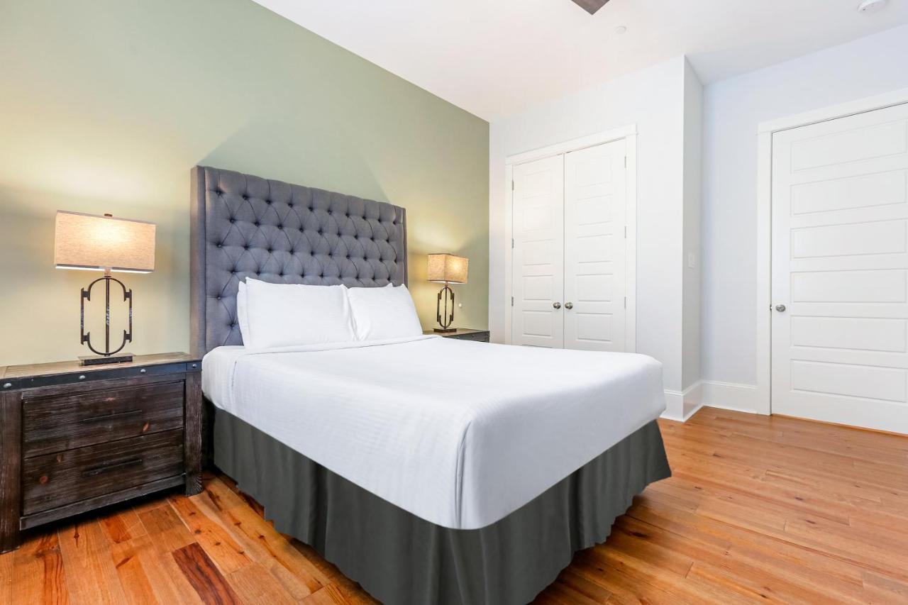 Hosteeva Chic Urban Retreat W Pool Steps To St Charles Ave And Near Bourbon St Apartment New Orleans Luaran gambar